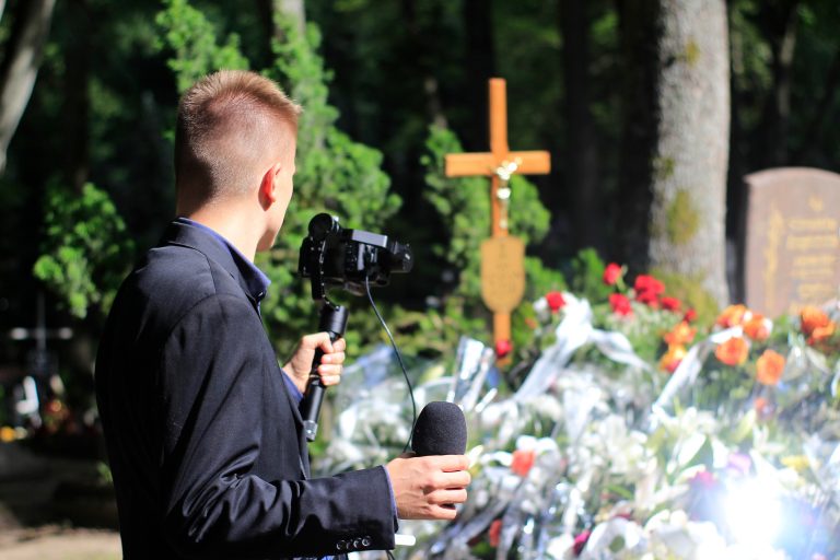 Jak wygląda pogrzeb na żywo w internecie?